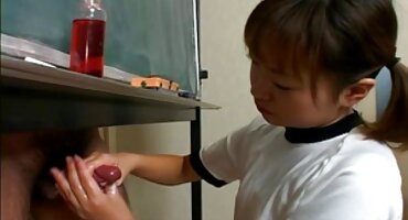 phim sex cosplay shinobu Cô xxx học sinh gái mặc quần áo trần truồng trên giường.