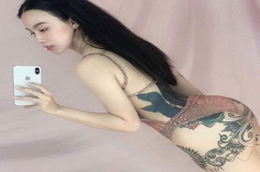 chịch ko che Bố chồng đẹp trai và con gái riêng ngực khủng